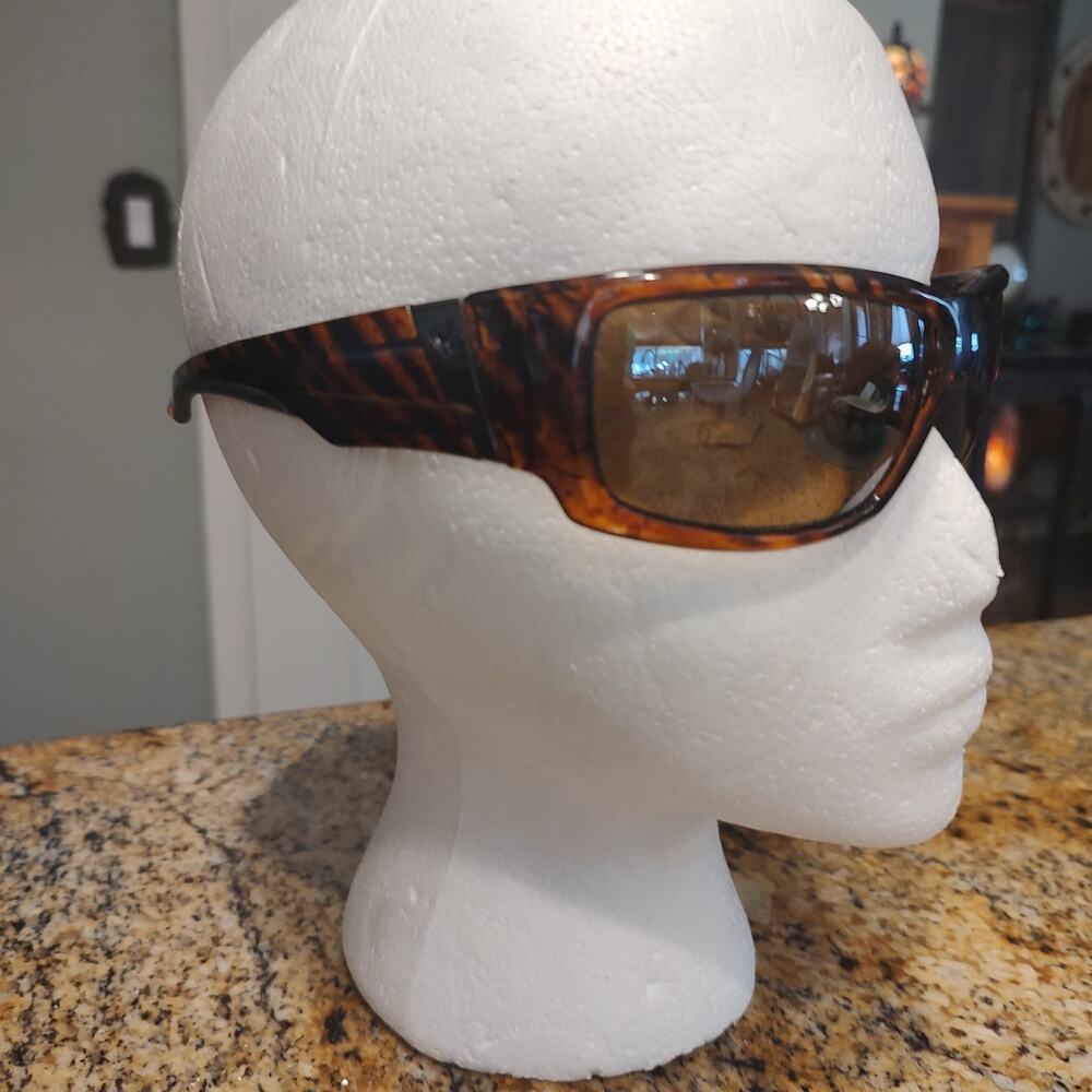 Bison R804-002 Tortoise Shell Wraparound Sunglasses - Picture 3 of 12